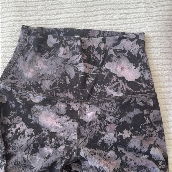 Lululemon Align 28” leggings - Picture 2 of 3